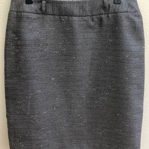Silver metallic lined size 6 pencil skirt